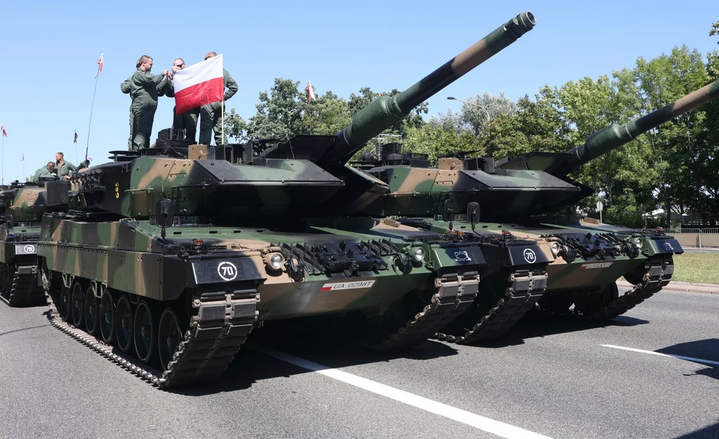 Zapewne wiele osób w trakcie wojskowej defilady zastanawiało się, ile pali czołg.