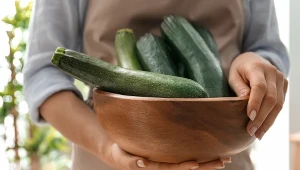 Korzyści zdrowotne z jedzenia cukinii. Będziesz zaskoczony, jak działa