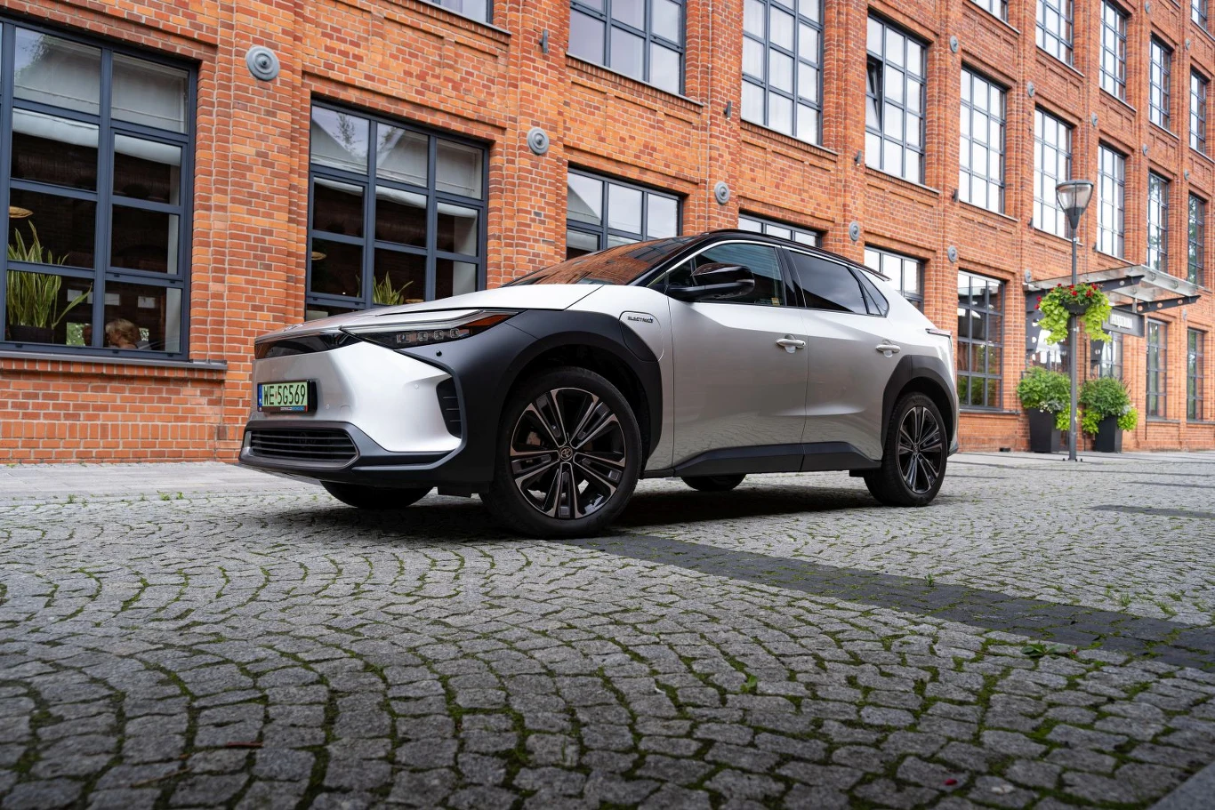 Toyota bZ4X 218 KM 4x4 XMODE