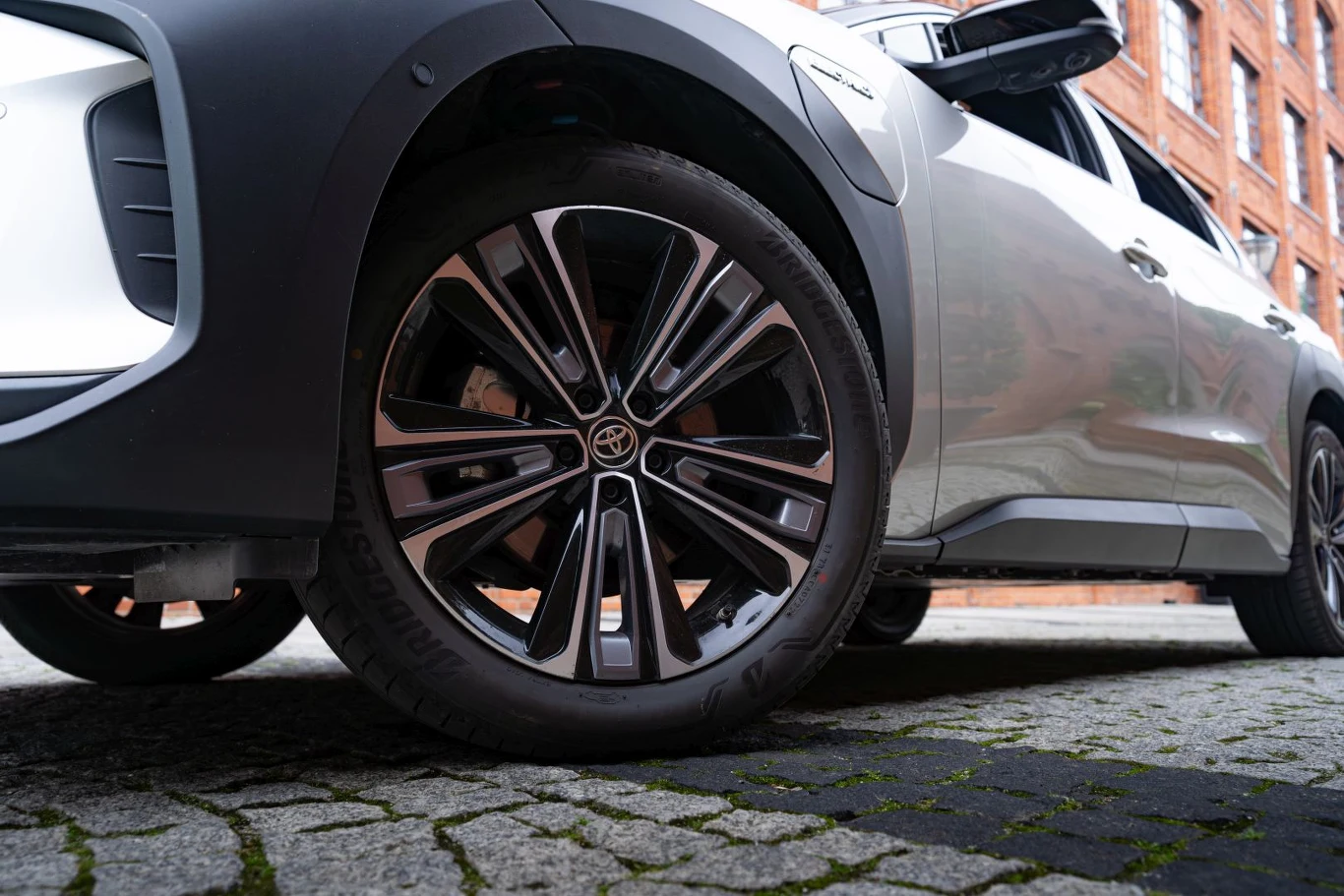 Toyota bZ4X 218 KM 4x4 XMODE