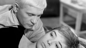 Krystyna Stypułkowska i Tadeusz Łomnicki w filmie "Niewinni czarodzieje"