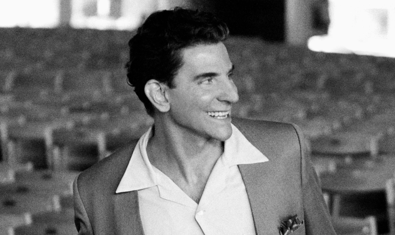 Bradley Cooper jako Leonard Bernstein
