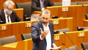Weber nie czuje mentalności Polaków. Dał prezent partii Kaczyńskiego