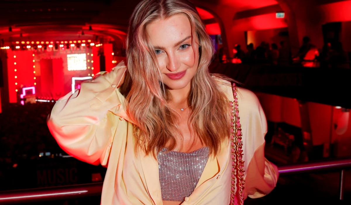 Karolina Pisarek Karolina Pisarek