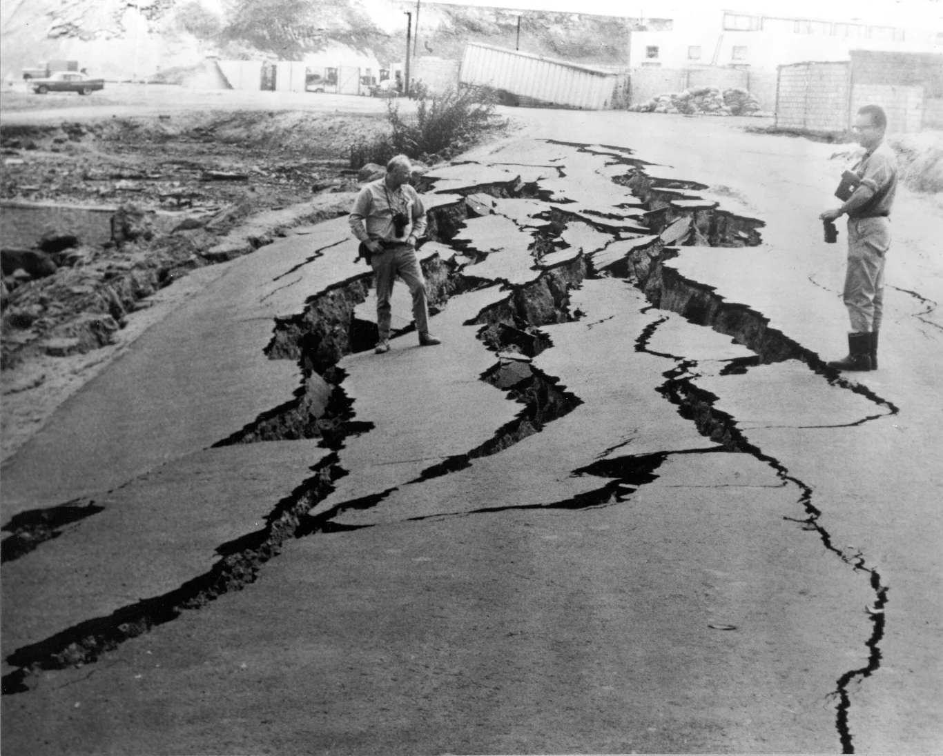 Ziemia pod naszymi stopami, będzie trzęsła się coraz częściej. Górnictwo i zmiany klimatu prowadzą do dramatu. Ziemia pod naszymi stopami, będzie trzęsła się coraz częściej. Górnictwo i zmiany klimatu prowadzą do dramatu.