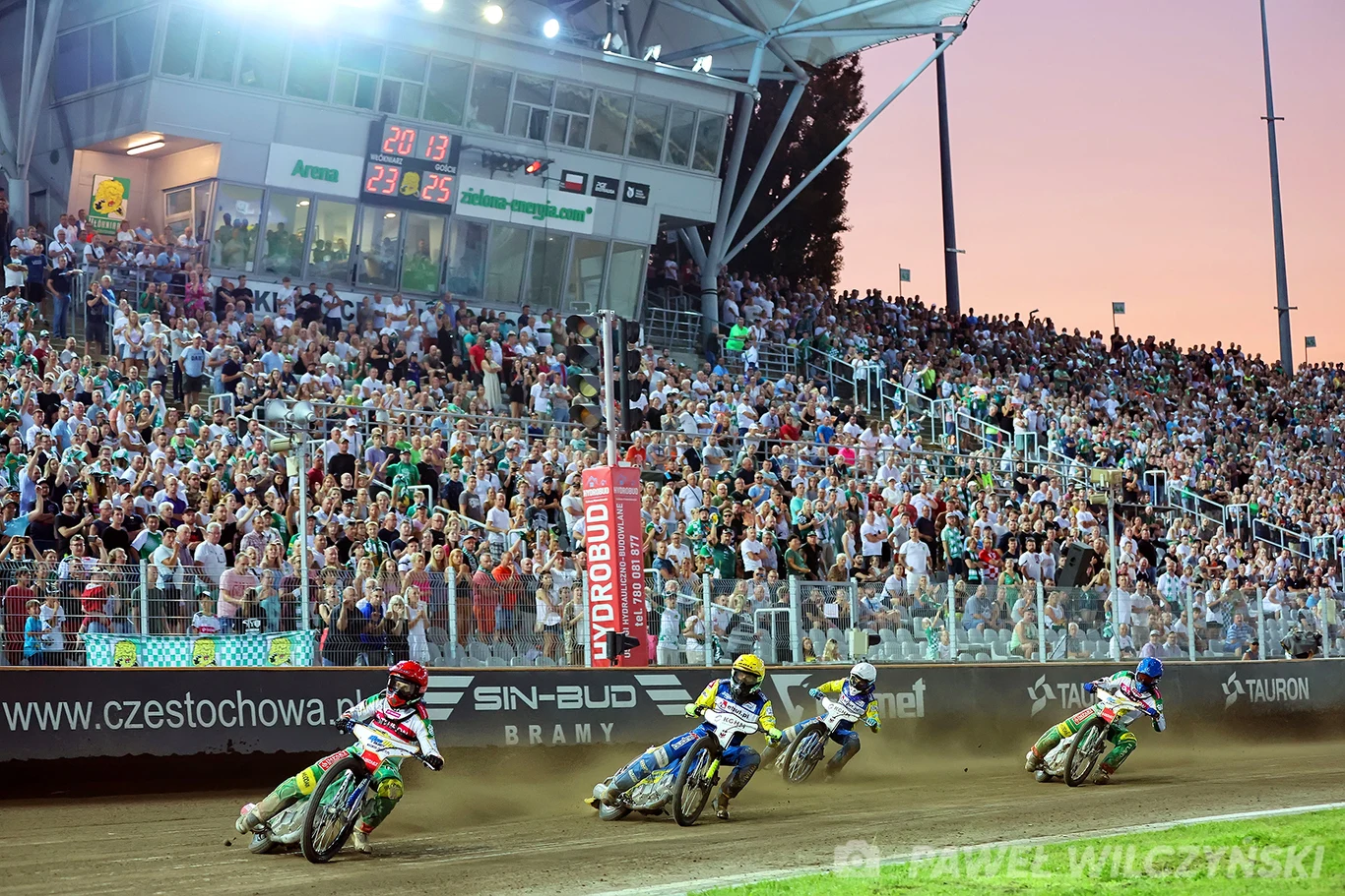 Tłumy na żużlowym meczu w Częstochowie. Włókniarz wywalczył awans do półfinału