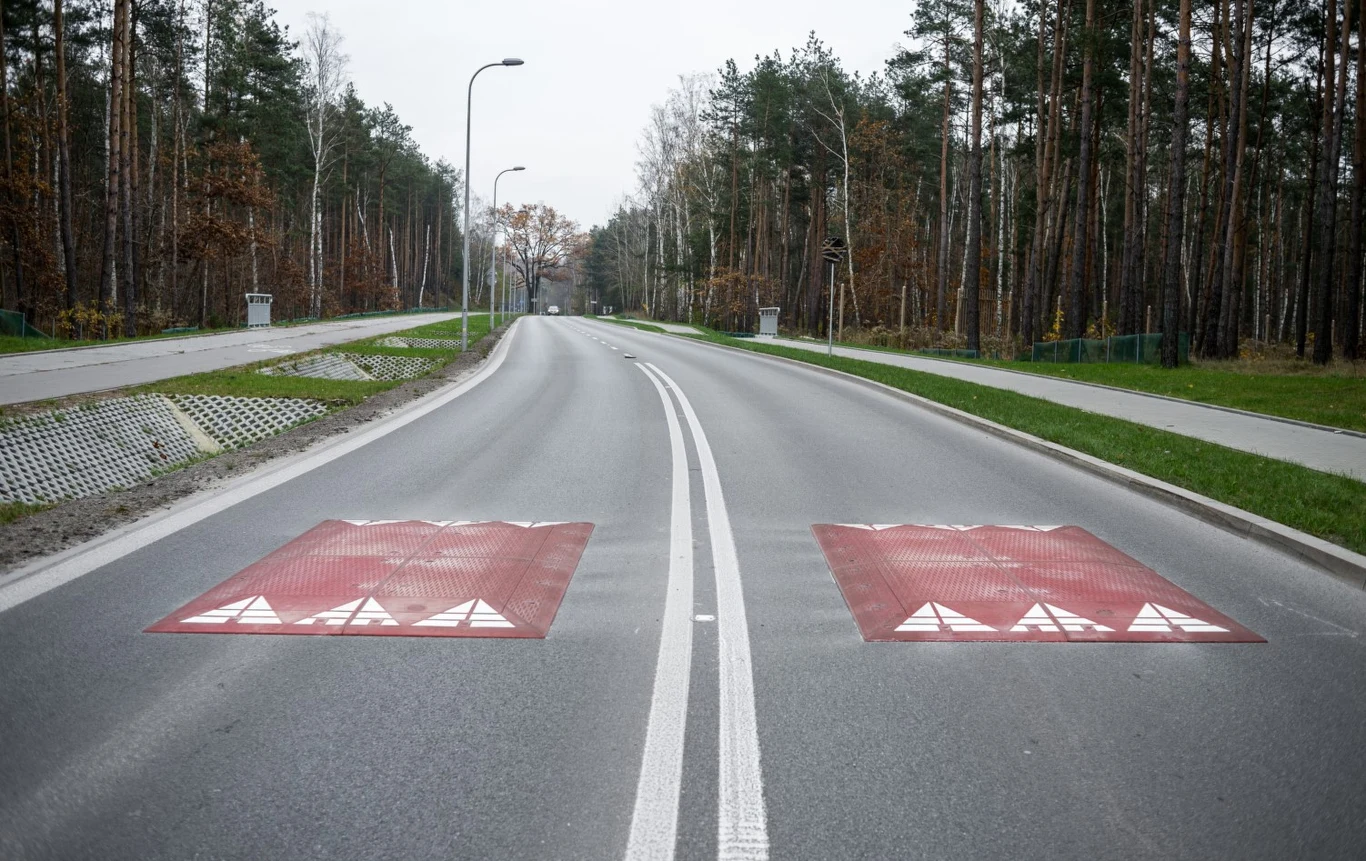 Na warszawskich drogach najczęściej można spotkać progi wyspowe.