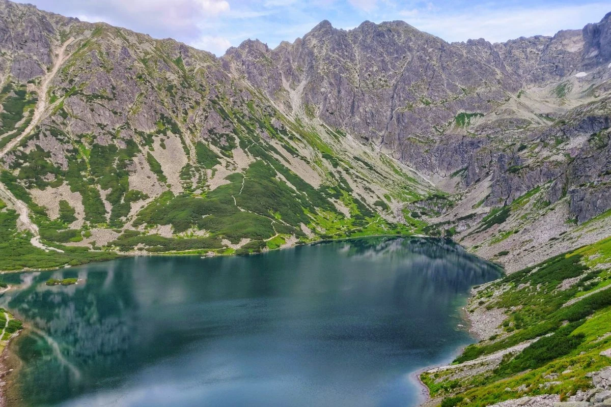 Taki widok na Czarny Staw Gąsienicowy to idealne zwieńczenie wyprawy