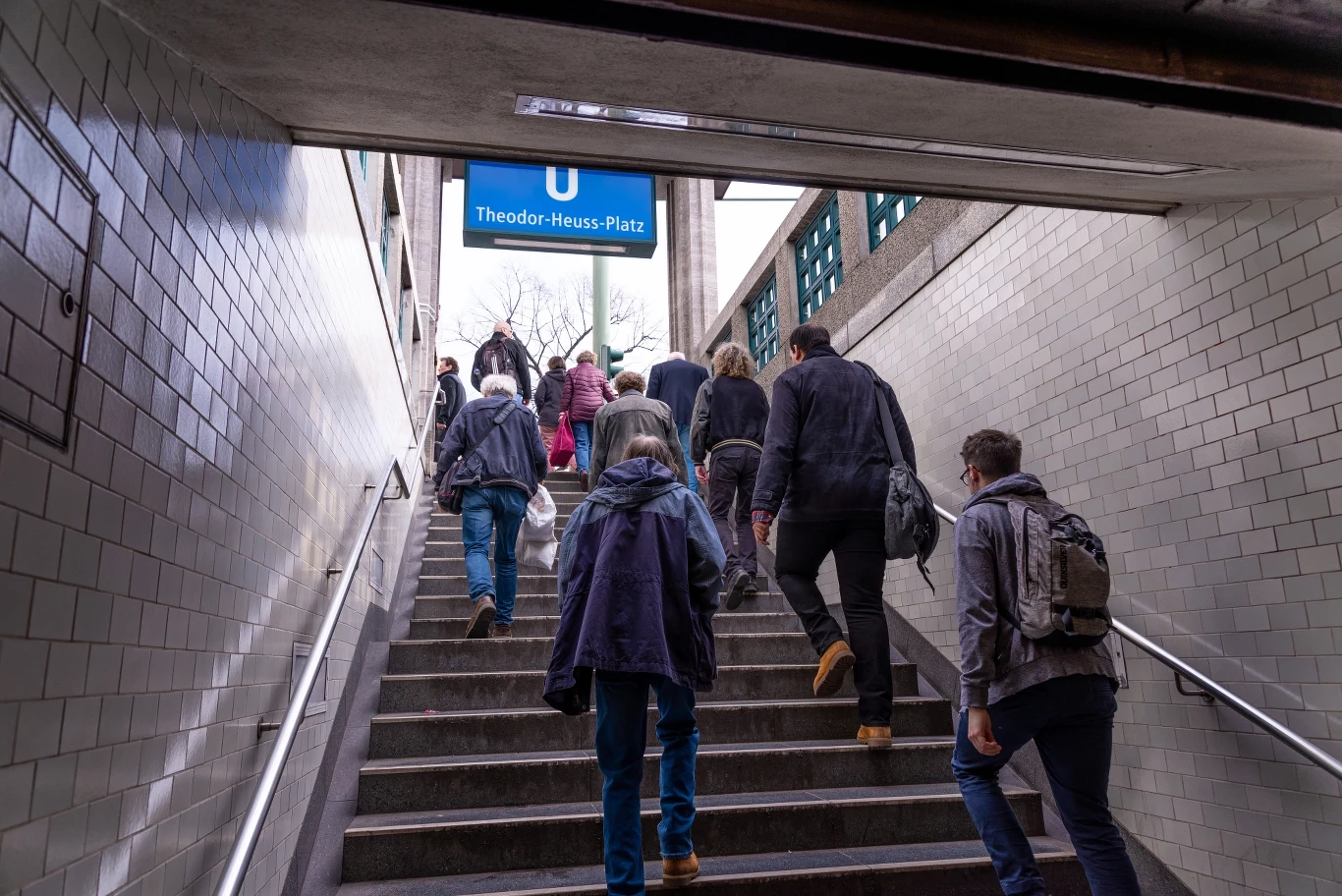Paraliż transportu publicznego w Niemczech. Strajk ostrzegawczy objął niemal całą RFN Niemcy mają duże kłopoty. Wpadli we własne sidła