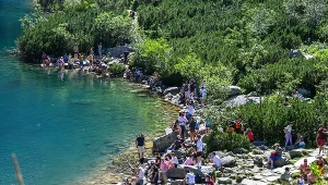 Turyści nad Morskim Okiem 