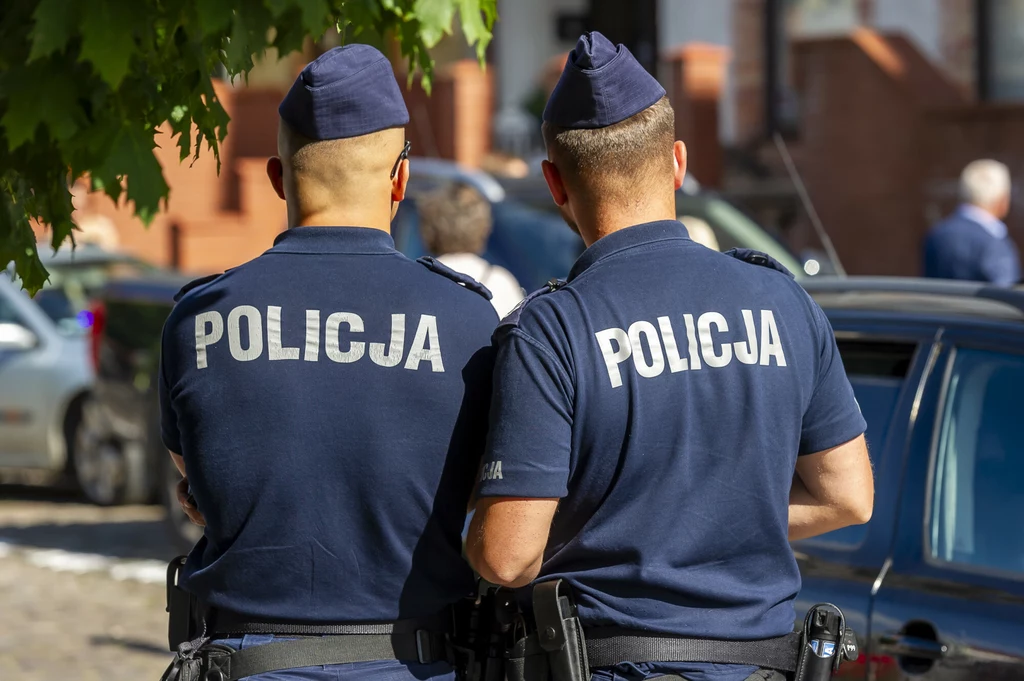 Komu przysługuje dodatek za wysługę lat?