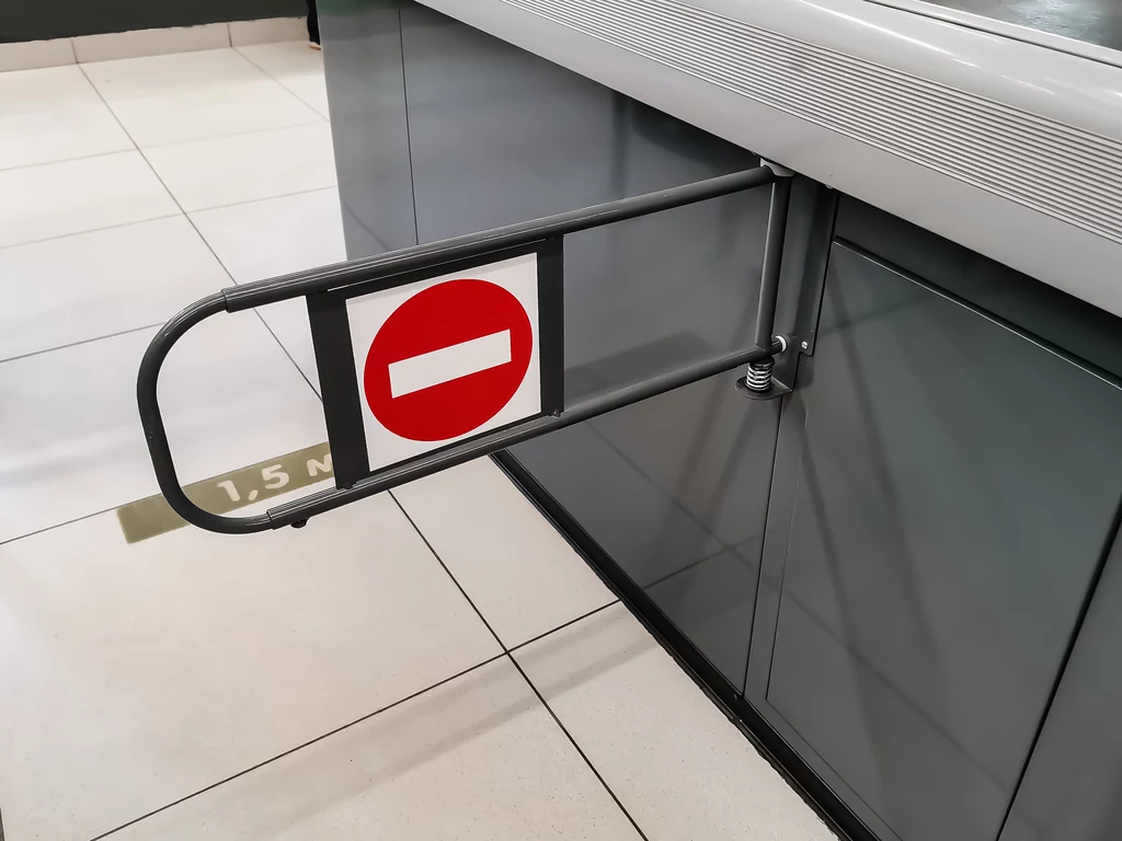 Zakaz sprzedaży ma wejść do sklepów. Resort chce zdążyć przed wakacjami