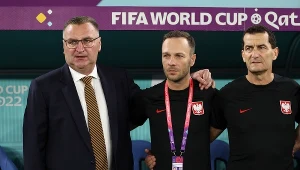 Kamil Potrykus (w środku) - były asystent Czesława Michniewicza zatrudniony przez Newcastle United