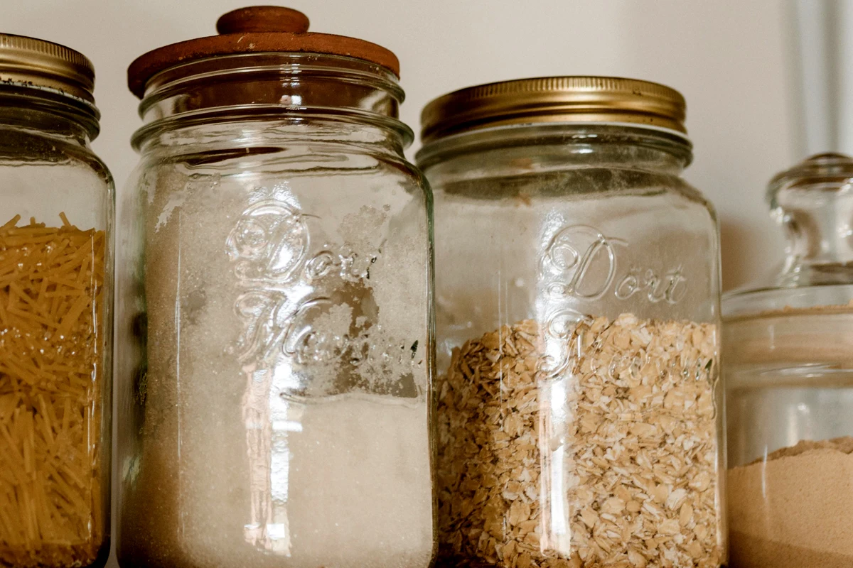 Płatki owsiane to skarbnica cennych składników odżywczych, które przysłużą się także naszym kwiatom Płatki owsiane to skarbnica cennych składników odżywczych, które przysłużą się także naszym kwiatom