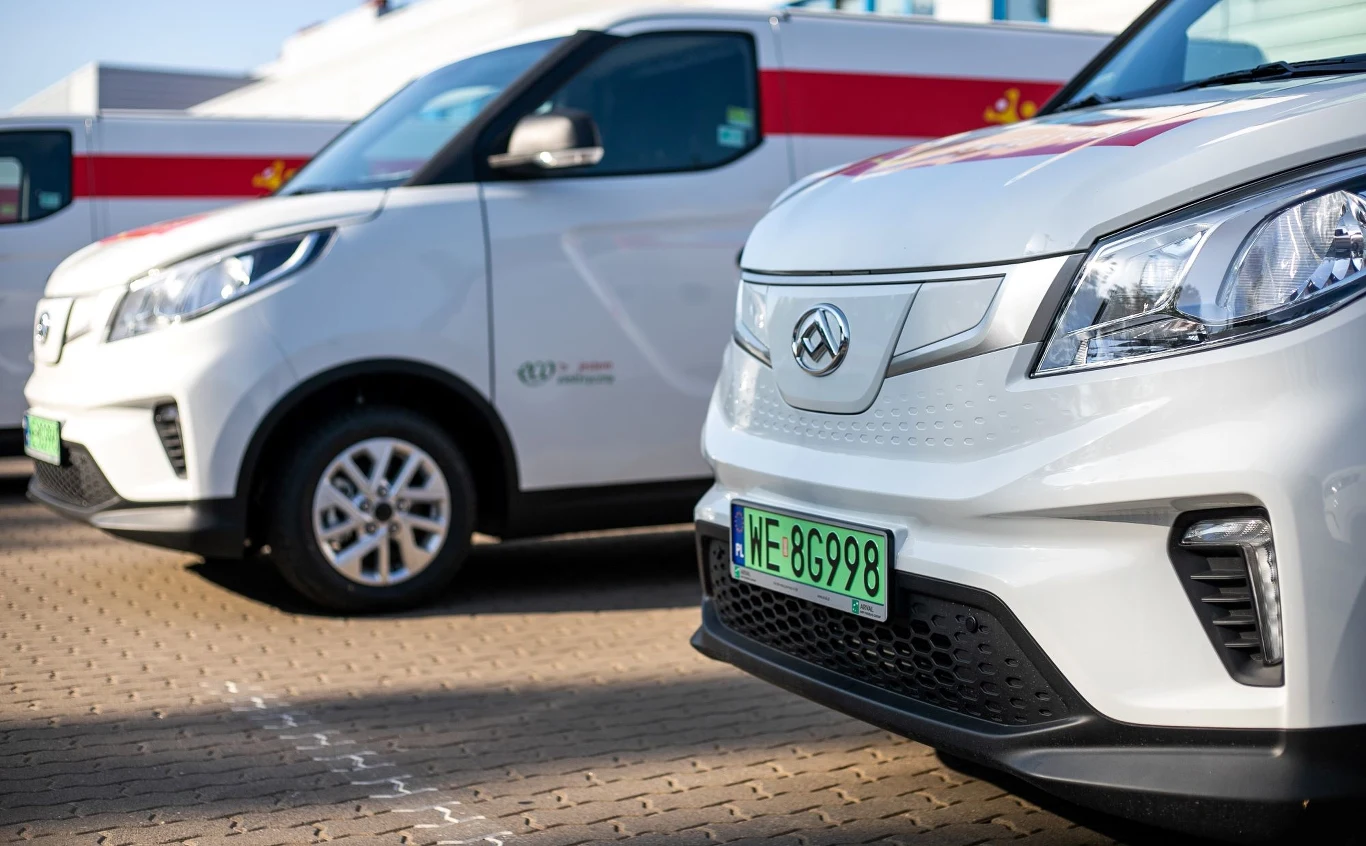 Poczta Polska powiększyła swoją flotę o 25 elektrycznych dostawczaków. Poczta Polska powiększyła swoją flotę o 25 elektrycznych dostawczaków.