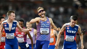 Wiele mówiące zdjęcie z finiszu. Josh Kerr ze złotem, Ingebrigtsen tylko wicemistrzem świata