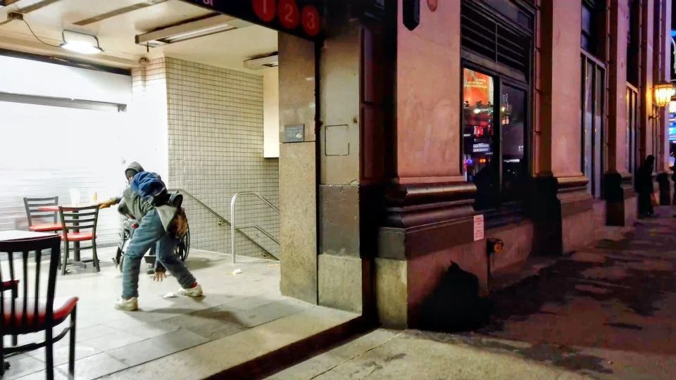 Ulice Nowego Jorku pełne "zombie" 