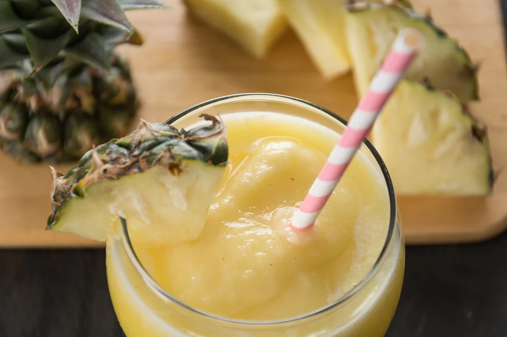 Dlaczego warto pić sok z ananasa?