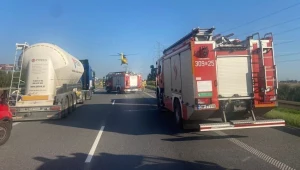 Na wysokości 162. kilometra na A4 pod Wrocławiem doszło do zderzenia pojazdów. Trzy osoby zostały ranne