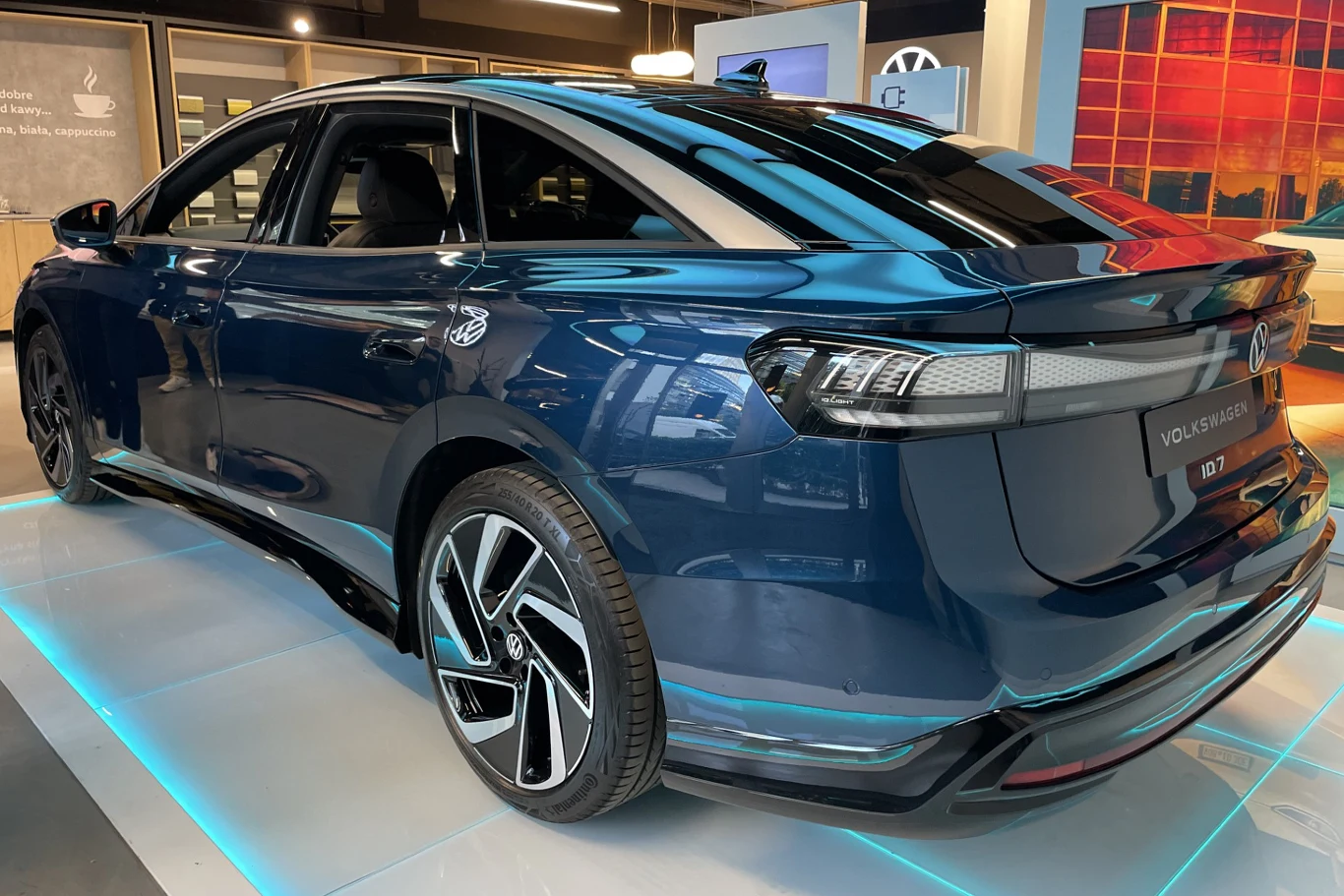 Volkswagen ID.7 debiutuje na polskim rynku. Znamy ceny elektrycznej nowości Volkswagen ID.7 debiutuje na polskim rynku. Znamy ceny elektrycznej nowości