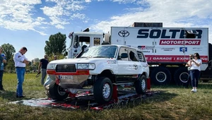 Polska Toyota Land Cruiser jedzie na rajd Dakar Classic