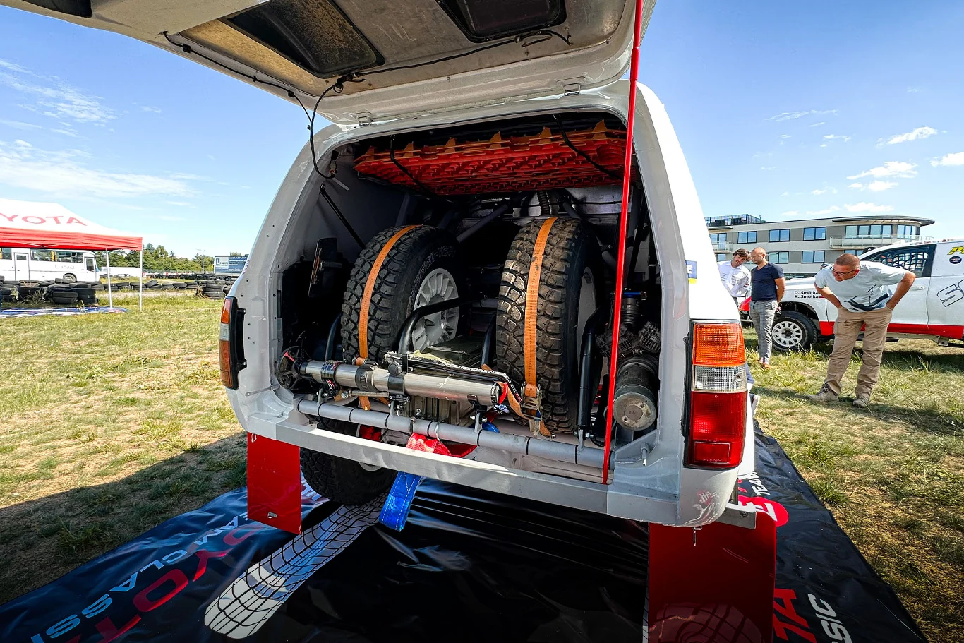 Polska Toyota Land Cruiser jedzie na rajd Dakar Classic Polska Toyota Land Cruiser jedzie na rajd Dakar Classic