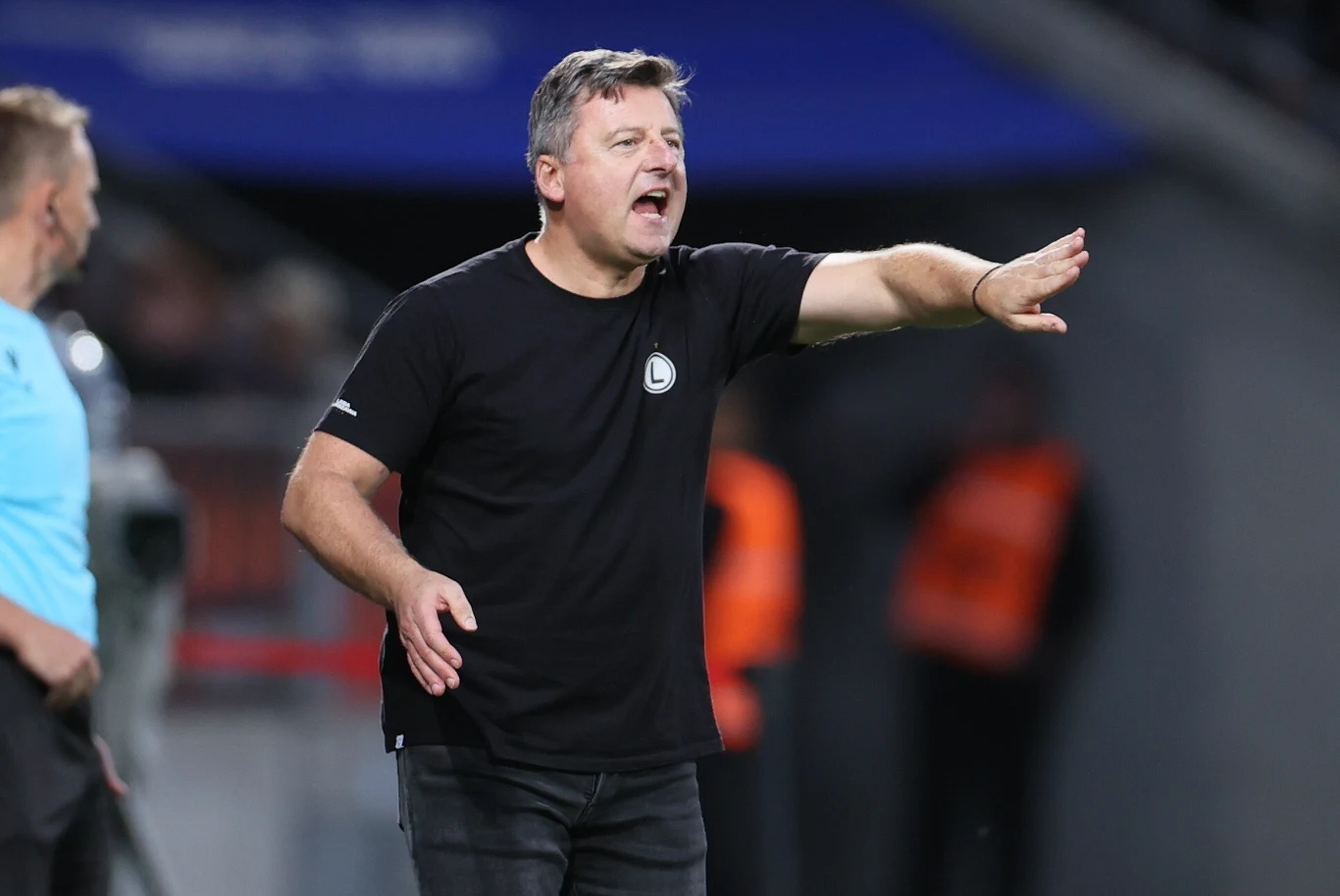 Kosta Runjaic w meczu z FC Midtjylland Kosta Runjaic w meczu z FC Midtjylland