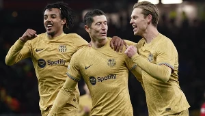 Jules Kounde, Robert Lewandowski i Frenkie de Jong