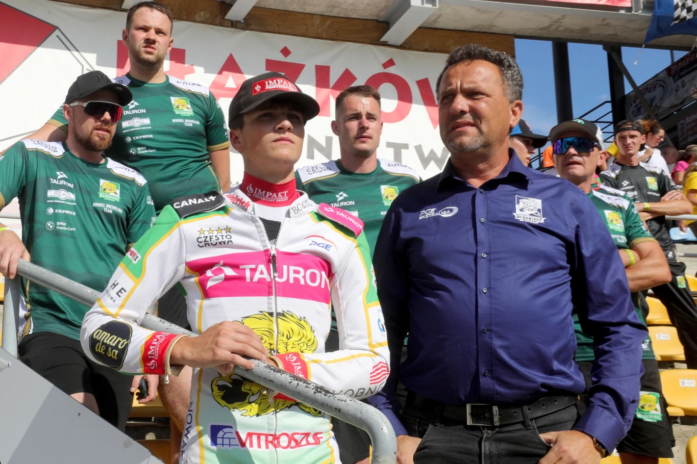 Kajetan Kupiec, junior Włókniarza i prezes klubu Michał Świącik.