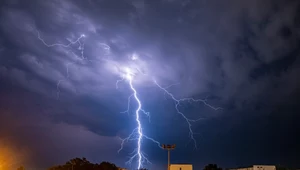 W związku ze zmianami klimatu wyładowania atmosferyczne stają się coraz gwałtowniejsze