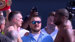 Ołeksandr Usyk i Daniel Dubois spotkali się na oficjalnym ważeniu przed swoją sobotnią walką o trzy tytuły mistrzowskie