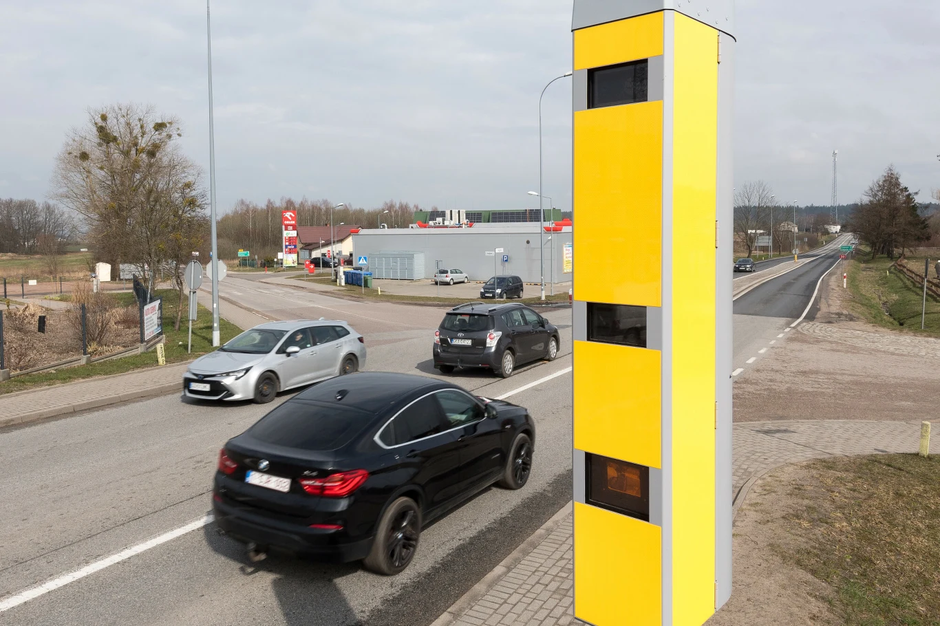 Urządzenia Mesta Fusion RT są w stanie rejestrować wykroczenia w trybie przybliżania i oddalania się, a ich zasięg “widzenia” to nawet 200 m.