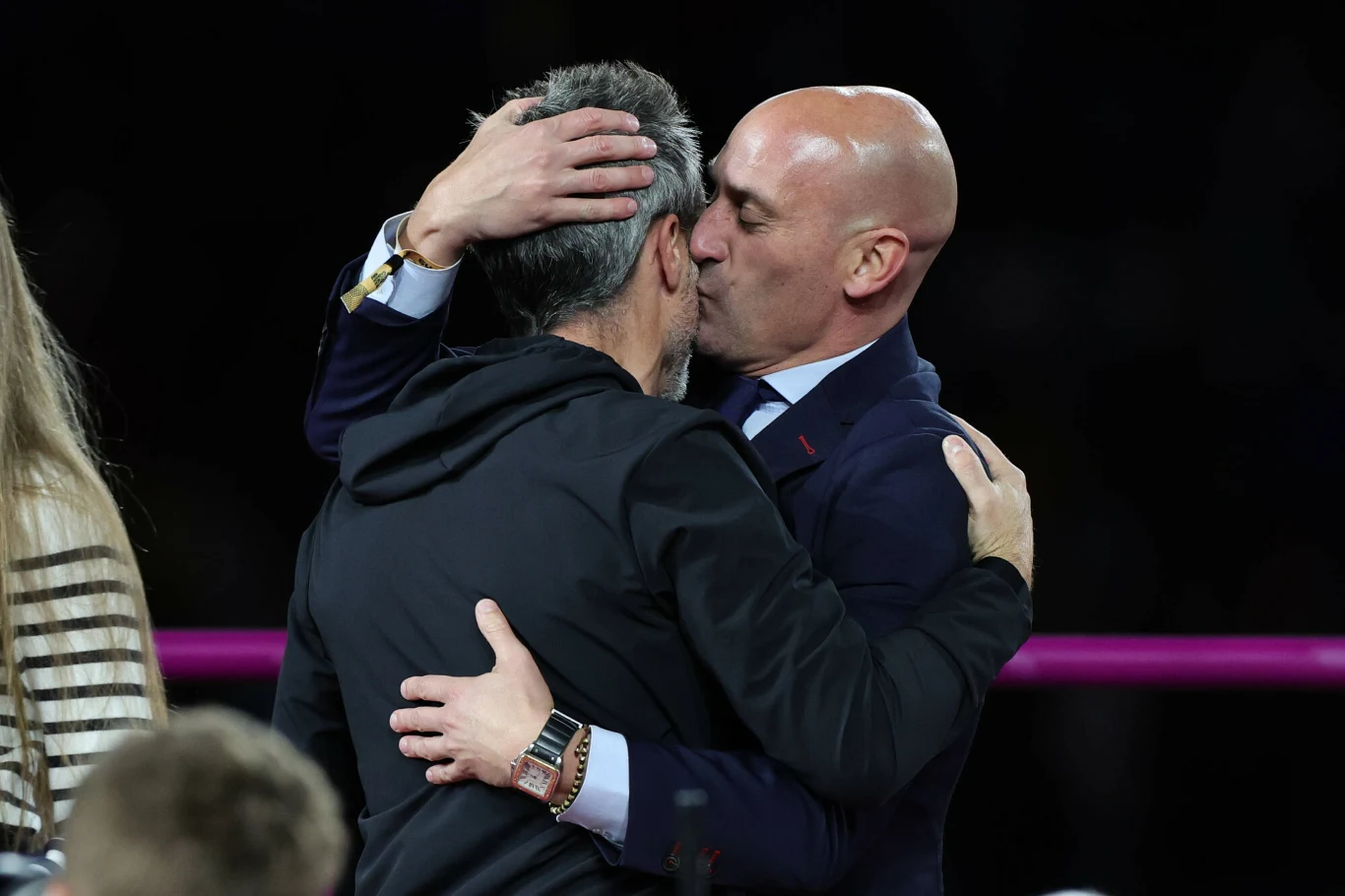 Luis Rubiales całował nie tylko Jenni Hermoso, ale i trenera Jorge Vildę