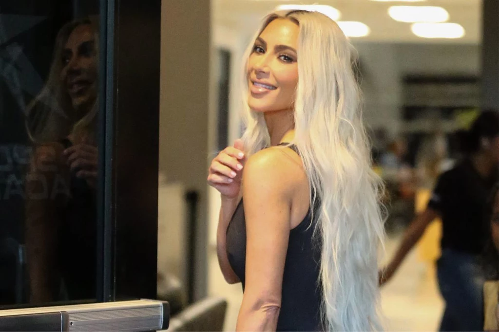 Kim Kardashian doskonale wie, jak działać w show-biznesie 