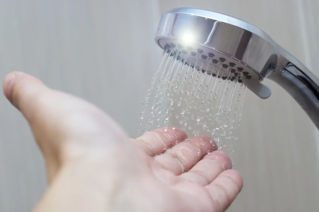 Jakie korzyści przynosi branie pryszniców w zimnej wodzie?
