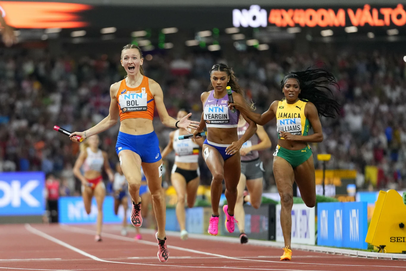 Femke Bol zaliczyła fenomenalny finisz w finale sztafety 4x400 m na MŚ w Budapeszcie