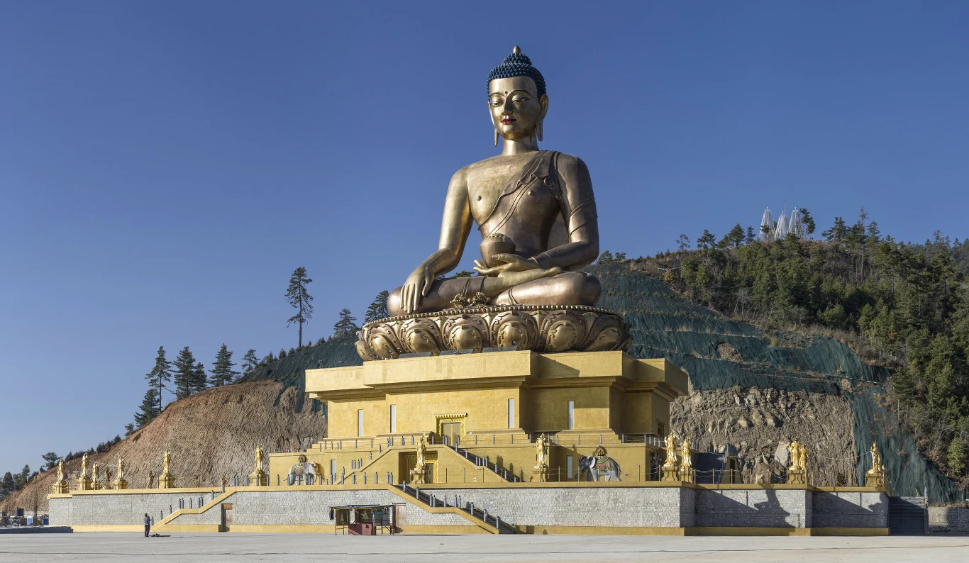 Bhutan chce przyciągnąć turystów niższymi opłatami. Bhutan chce przyciągnąć turystów niższymi opłatami.