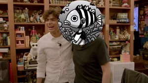 Gwiazdor serialu "One Piece" Inaki Godoy (L) z twórcą kultowej mangi Eiichiro Oda (P) 