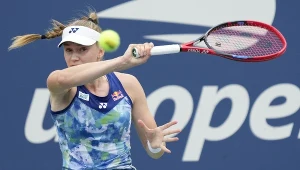 Jelena Rybakina nie miała łatwego losowania, jak inne faworytki. Marcie Kostiuk oddała jednak tylko trzy gemy 
