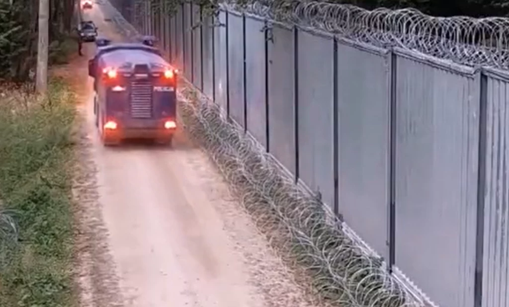 Na odcinku ochranianym przez Placówki SG w Dubiczach Cerkiewnych i Mielniku polskie patrole zostały zaatakowane kamieniami i konarami drzew Na odcinku ochranianym przez Placówki SG w Dubiczach Cerkiewnych i Mielniku polskie patrole zostały zaatakowane kamieniami i konarami drzew