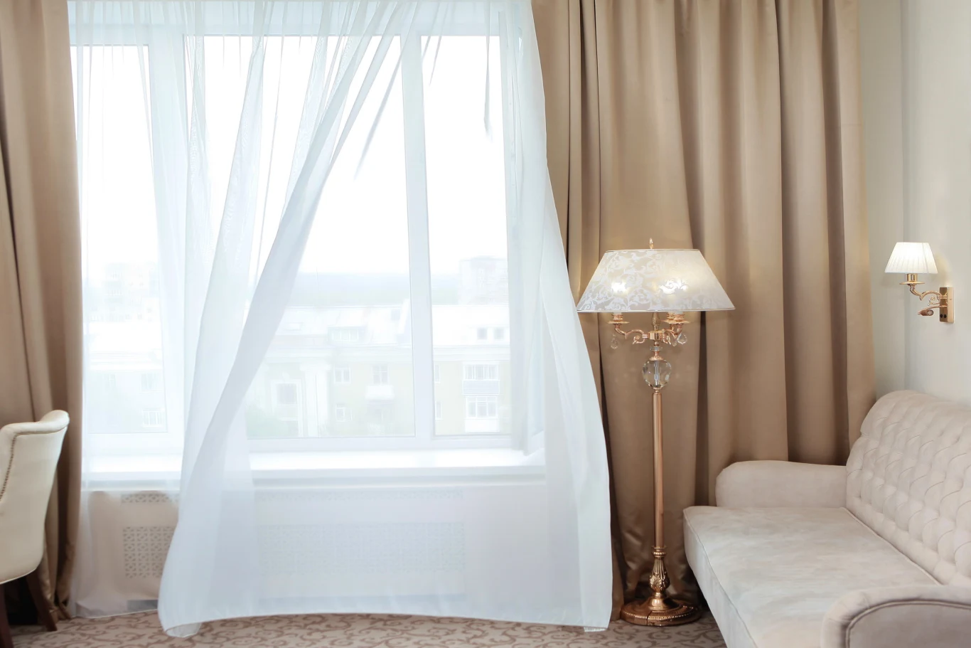 Firanki wyprane w wodzie z mydłem marsylskim znów będą czyste, świeże i białe, jakbyś dopiero co je kupiła