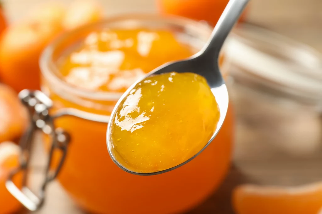 Pomarańczowy dżem z cukinii robi się naprawdę szybko i sprawnie. Potrzebne będzie tylko kilka składników