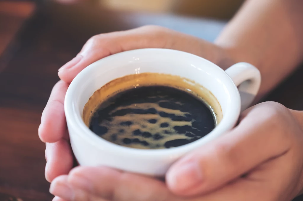 Kawa nie tylko wspiera pracę wątroby, ale również chroni ją przed uszkodzeniami
