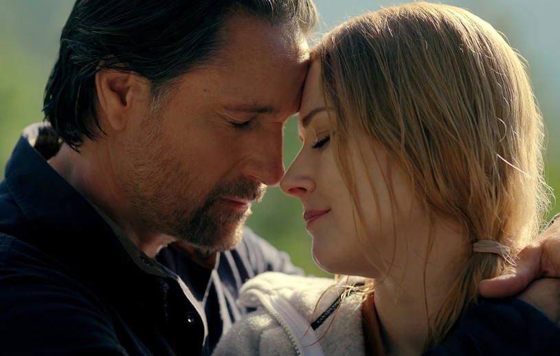 Alexandra Breckenridge i Martin Henderson w serialu "Virgin River"