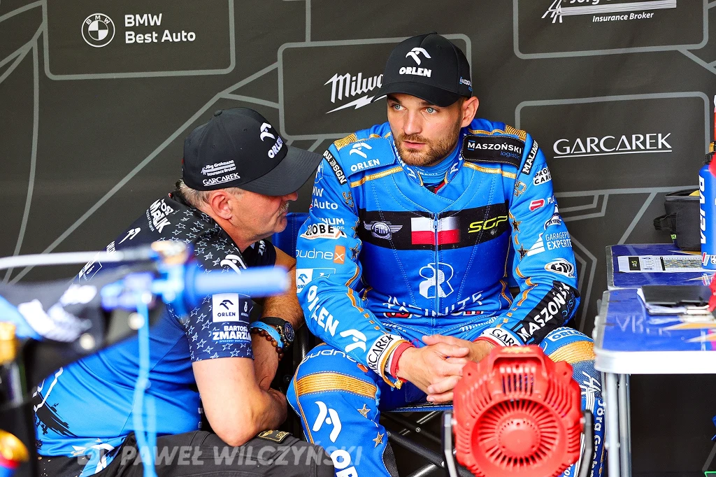 Bartosz Zmarzlik z tatą w boksie. Grand Prix w Gorzowie. Bartosz Zmarzlik z tatą w boksie. Grand Prix w Gorzowie.