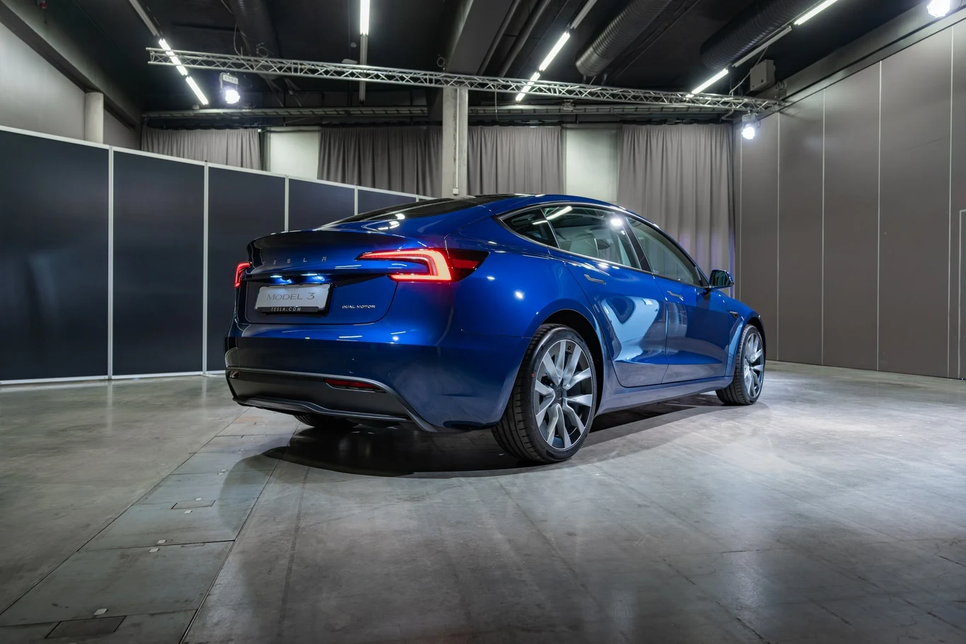 Nowa Tesla Model 3