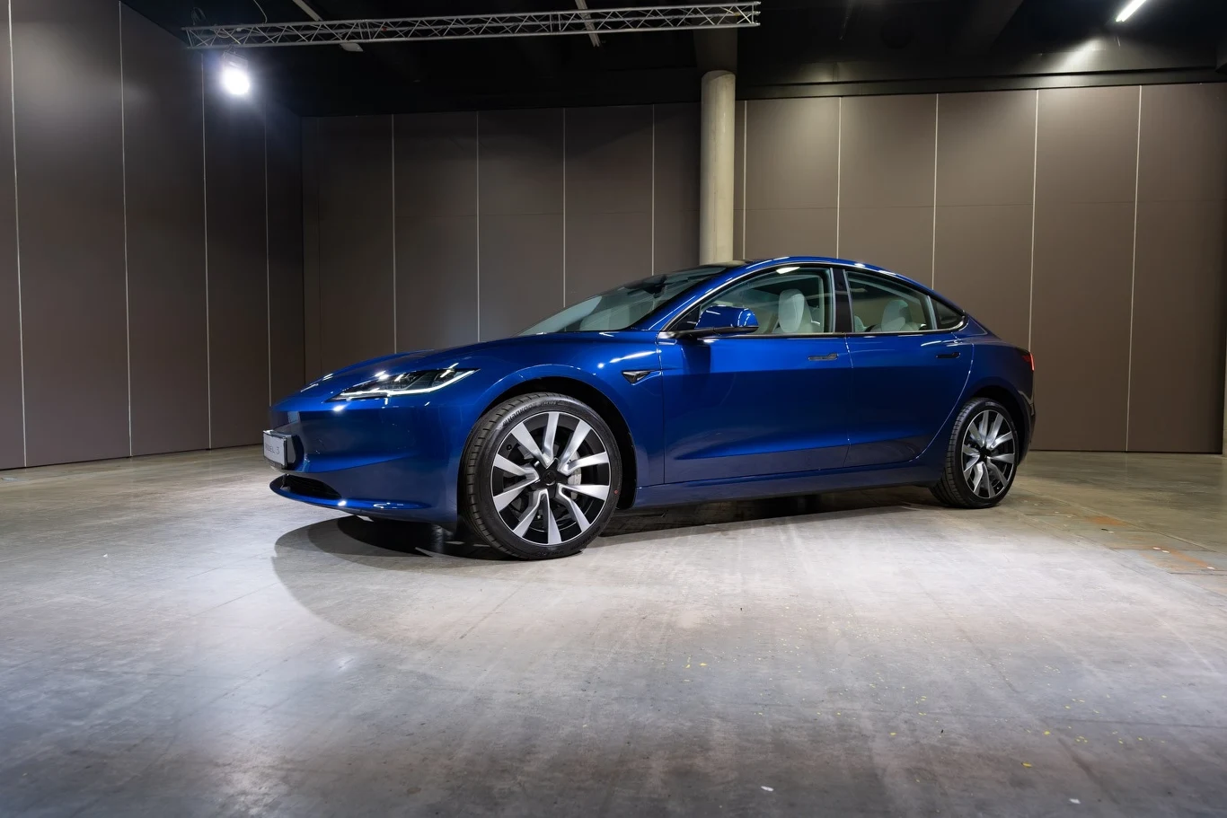 Tesla Model 3 zmieniła wygląd na ostrzejszy dopiero po sześciu latach od globalnego debiutu