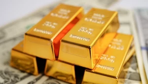 Cena uncji złota w kontraktach terminowych znów ruszyła w stronę 2000 dolarów