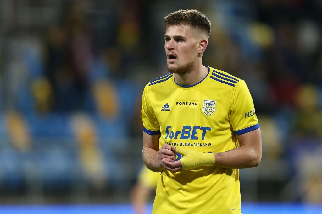 Arka Gdynia otrzymała za Karola Czubaka rekordową ofertę w historii klubu