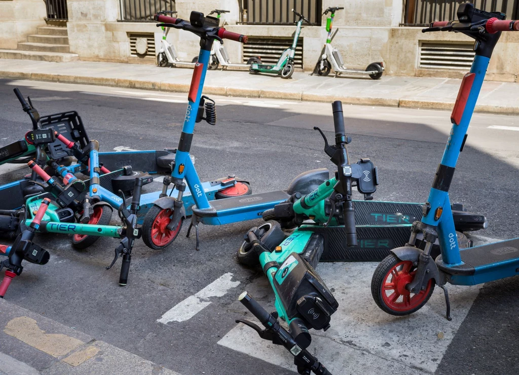 Paryż zrezygnował z elektrycznych hulajnóg.